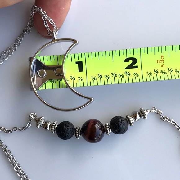 Red tiger eye & lava rock beads moon necklace - Picture 12 of 12